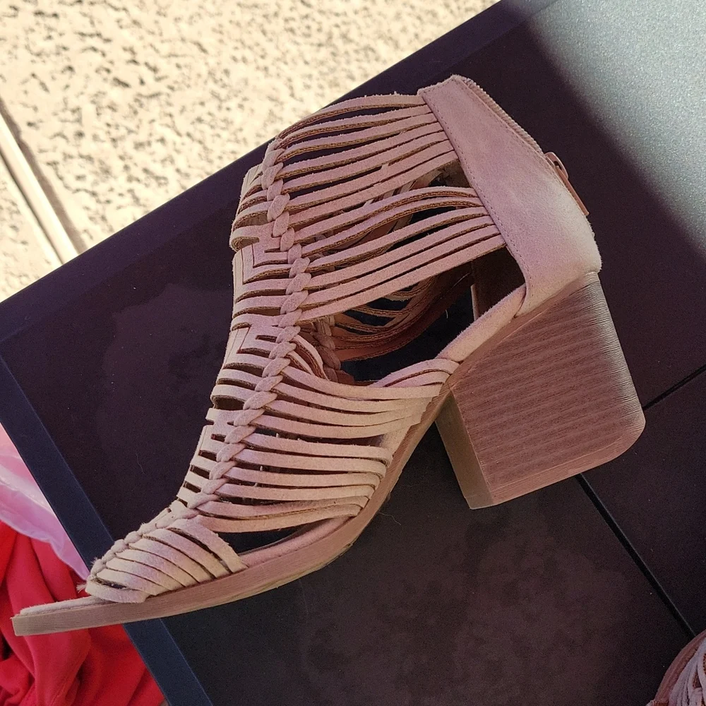 NEW Summer Sandals - Picture 2 of 3